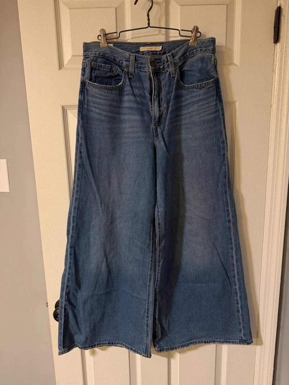 Levi’s XL Flood High Rise Wide-Leg Jeans - Picture 3 of 5